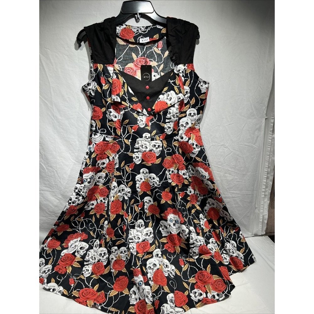 NWT AYLI Black dress Skull Floral Fit‎ And Flare 1950 Vintage RETRO 14